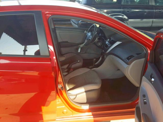 KMHCT5AEXGU270606 - 2016 HYUNDAI ACCENT SE RED photo 5