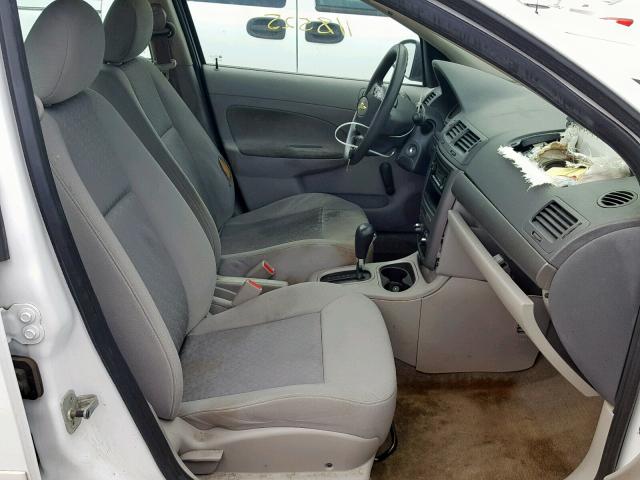 1G1AK52F457636859 - 2005 CHEVROLET COBALT WHITE photo 5