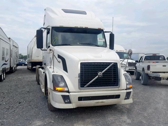 4V4NC9EJ3BN297648 - 2011 VOLVO VN VNL WHITE photo 1