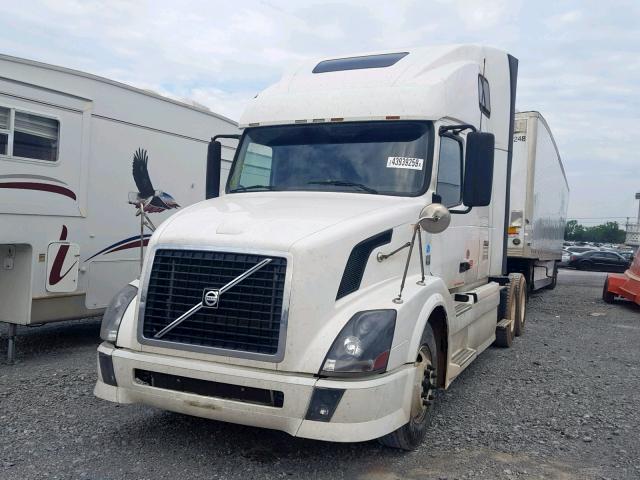 4V4NC9EJ3BN297648 - 2011 VOLVO VN VNL WHITE photo 9