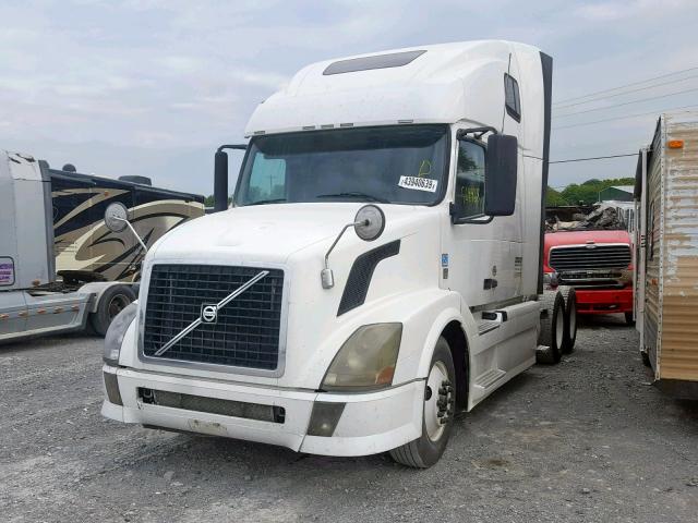 4V4NC9EJ3CN541400 - 2012 VOLVO VN VNL WHITE photo 2