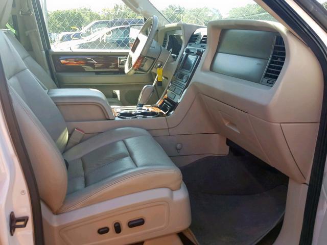 5LMJJ3J57BEJ02214 - 2011 LINCOLN NAVIGATOR WHITE photo 5