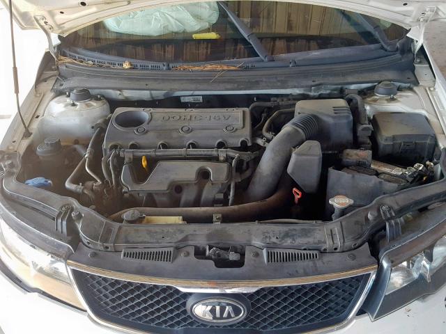 KNAFU4A25A5816273 - 2010 KIA FORTE EX WHITE photo 7