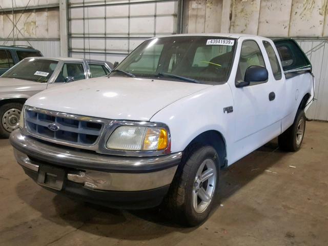 1FTZX1722WNC28951 - 1998 FORD F150 WHITE photo 2