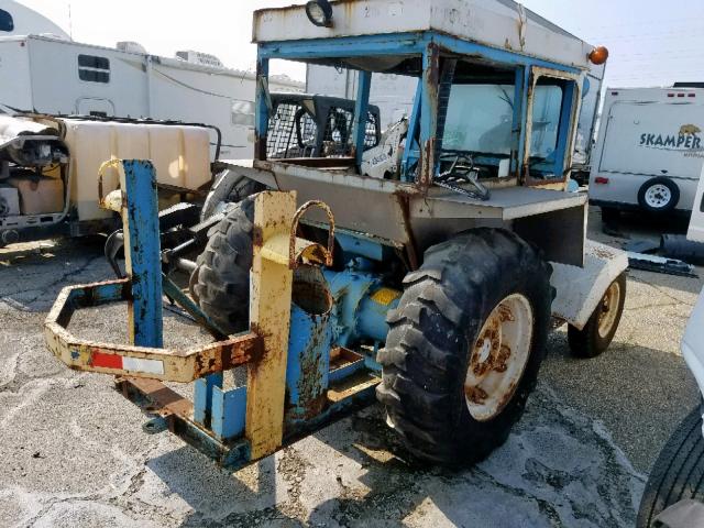 C719452 - 1999 FORD TRACTOR BLUE photo 4