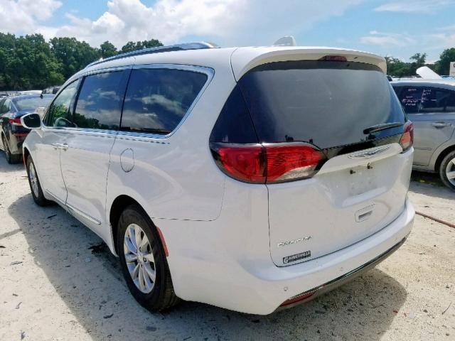 2C4RC1EG8JR292949 - 2018 CHRYSLER PACIFICA T WHITE photo 3