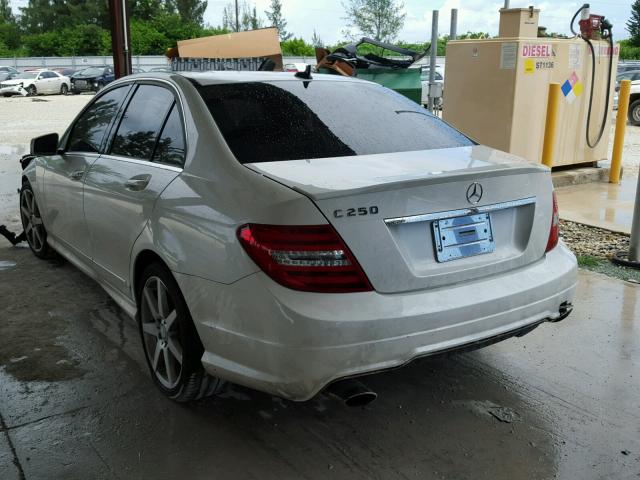 WDDGF4HB4EA954526 - 2014 MERCEDES-BENZ C 250 WHITE photo 3