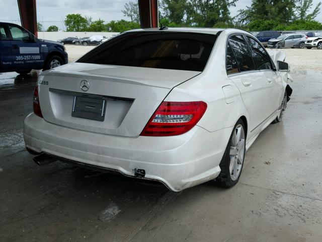 WDDGF4HB4EA954526 - 2014 MERCEDES-BENZ C 250 WHITE photo 4