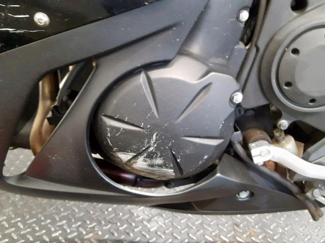 JKAEXEC119DA22739 - 2009 KAWASAKI EX650 C 黑色 照片 17