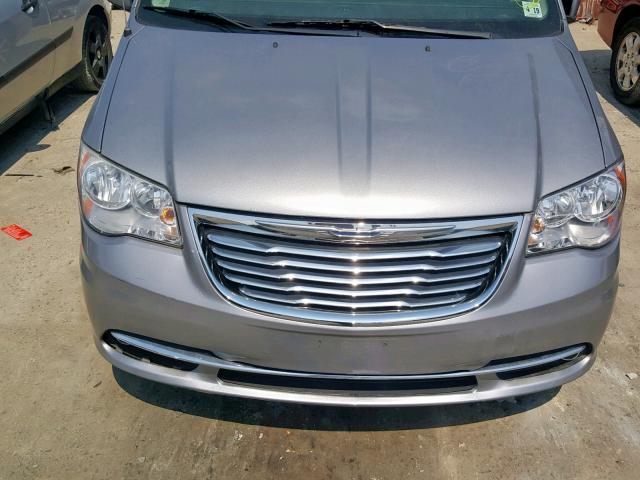 2C4RC1BG0ER247627 - 2014 CHRYSLER TOWN & COU SILVER photo 7