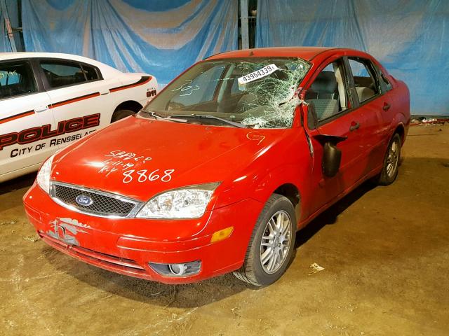 1FAHP34N16W218868 - 2006 FORD FOCUS ZX4 RED photo 2