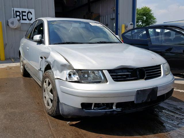 WVWMA23B0YP155514 - 2000 VOLKSWAGEN PASSAT GLS SILVER photo 1