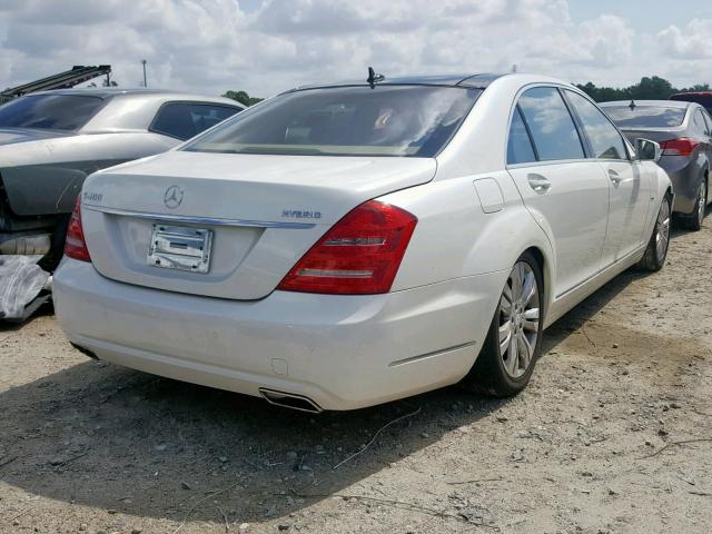 WDDNG9FB4AA293613 - 2010 MERCEDES-BENZ S 400 WHITE photo 4