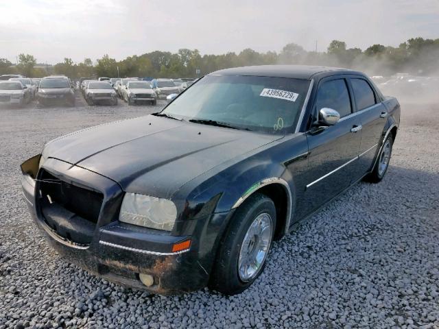 2C3KA53G76H135934 - 2006 CHRYSLER 300 TOURIN BLACK photo 2