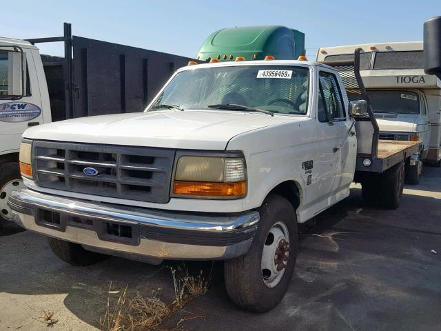 1FDKF37F9SEA57057 - 1995 FORD F350 WHITE photo 2