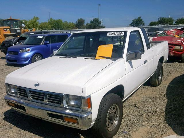 1N6SD16S9SC444651 - 1995 NISSAN TRUCK KING WHITE photo 2