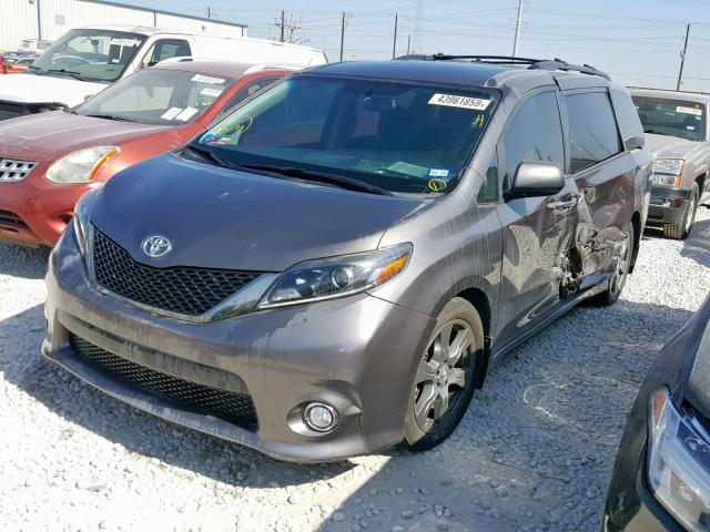 5TDXZ3DC9HS835078 - 2017 TOYOTA SIENNA SE GRAY photo 2