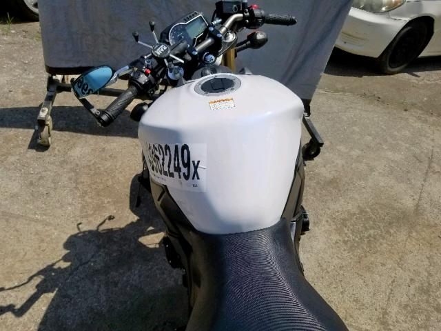 JS1GR7NA4G2100125 - 2016 SUZUKI GSX-S750 WHITE photo 5