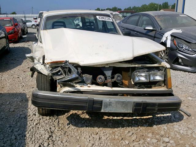 YV1AX4954C1370429 - 1982 VOLVO 245 DL BEIGE photo 9