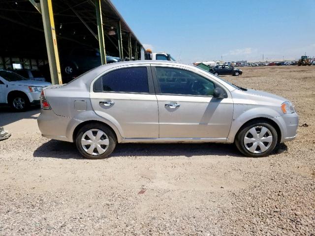 KL1TG56E49B396175 - 2009 CHEVROLET AVEO LT SILVER photo 9