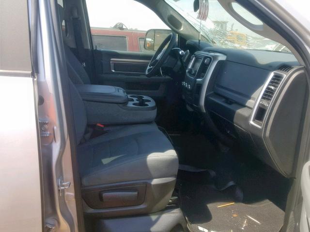 3C6UR5DL5JG245857 - 2018 RAM 2500 SLT 银色 照片 5