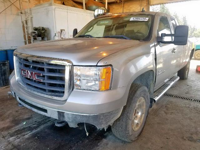 1GTHK79699E103785 - 2009 GMC SIERRA K35 SILVER photo 2