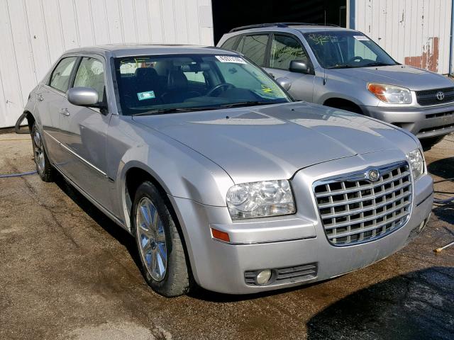 2C3KA53V89H586714 - 2009 CHRYSLER 300 TOURIN SILVER photo 1