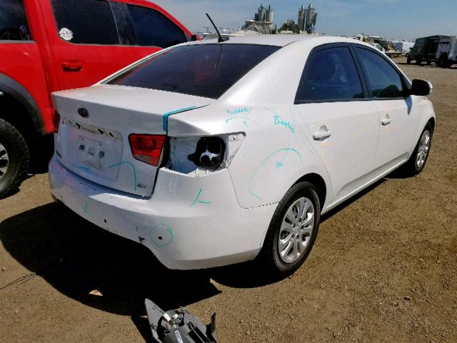 KNAFU4A21B5892493 - 2011 KIA FORTE EX WHITE photo 4