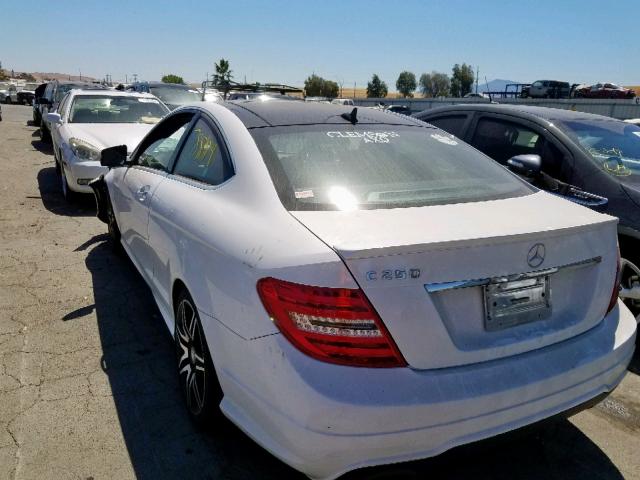 WDDGJ4HB7DF951796 - 2013 MERCEDES-BENZ C 250 WHITE photo 3