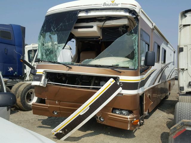 4UZAAHBV34CM86828 - 2004 BOUN MOTORHOME BROWN photo 2