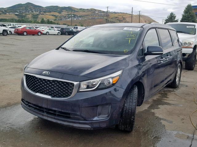 KNDMB5C16G6103167 - 2016 KIA SEDONA LX BLUE photo 2