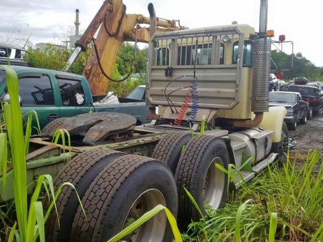 1XKDDB9X35R105303 - 2005 KENWORTH CONSTRUCTI YELLOW photo 4