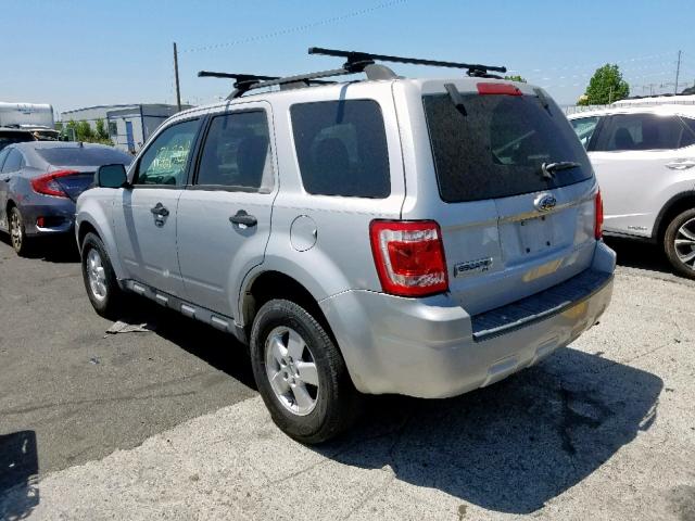 1FMCU03G59KA12703 - 2009 FORD ESCAPE XLT SILVER photo 3