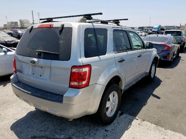 1FMCU03G59KA12703 - 2009 FORD ESCAPE XLT SILVER photo 4