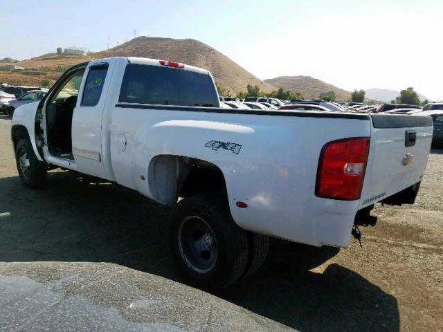 1GDJC896X9E160285 - 2009 GMC SIERRA C35 WHITE photo 3