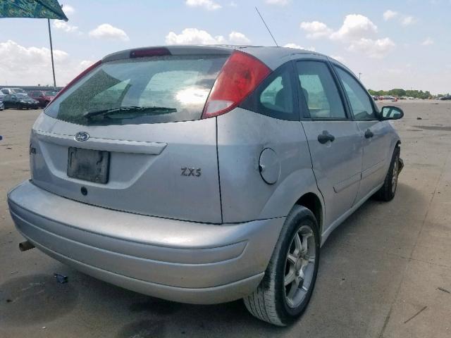 3FAFP37394R128465 - 2004 FORD FOCUS ZX5 SILVER photo 4