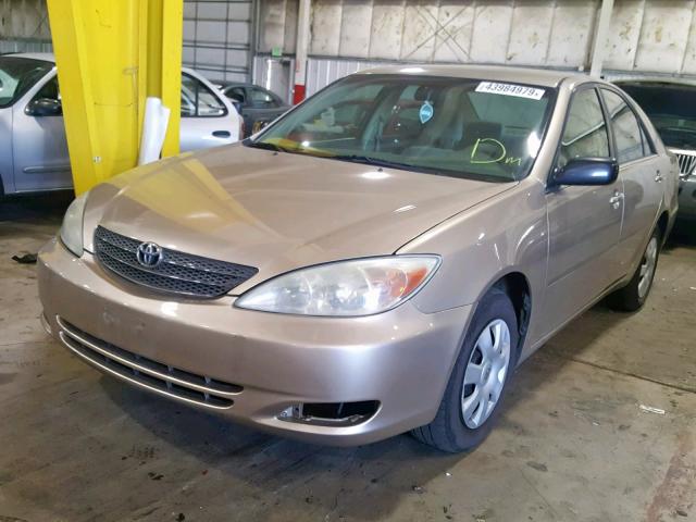 JTDBE32K040278459 - 2004 TOYOTA CAMRY LE GOLD photo 2