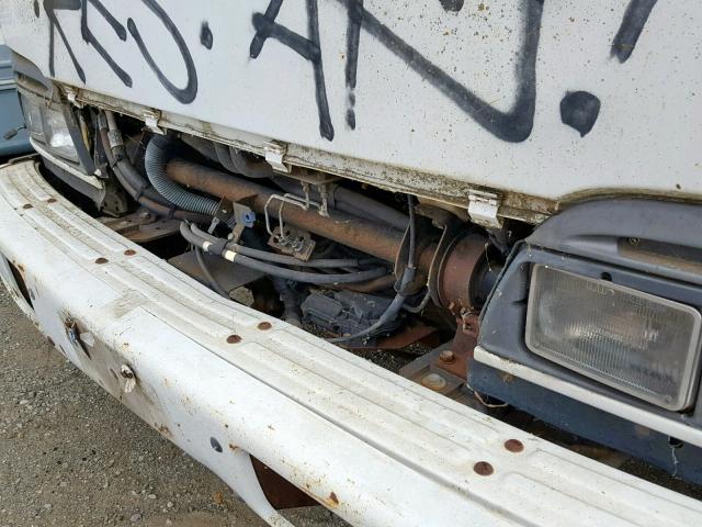 J8DC4B1K3V7012234 - 1997 GMC 4000 W4S04 WHITE photo 9