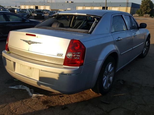 2C3CA5CV6AH133975 - 2010 CHRYSLER 300 TOURIN SILVER photo 4