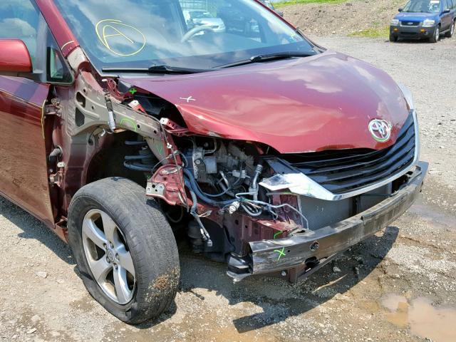 5TDKK3DC4BS092125 - 2011 TOYOTA SIENNA LE RED photo 9