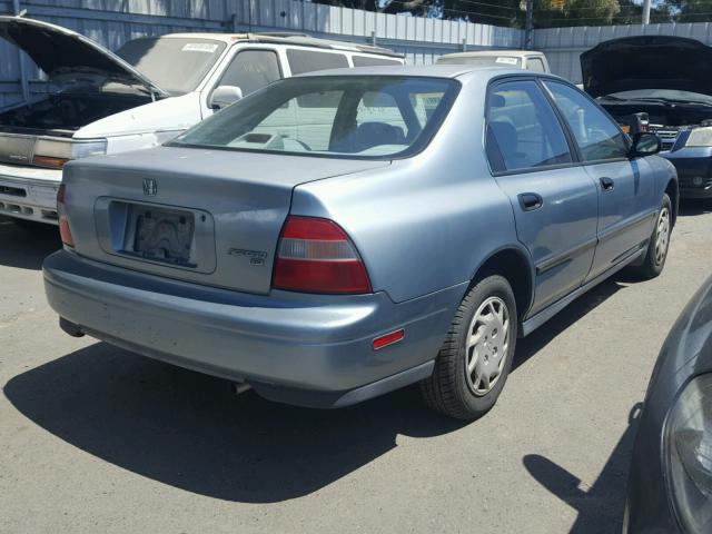 1HGCD5629RA003818 - 1994 HONDA ACCORD DX BLUE photo 4