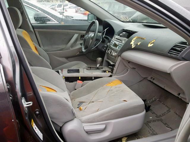 4T4BE46K28R030410 - 2008 TOYOTA CAMRY CE GRAY photo 5