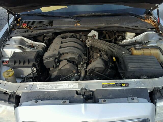 2C3JA43R45H691284 - 2005 CHRYSLER 300 SILVER photo 7