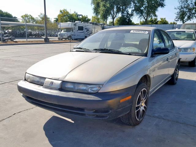 1G8ZG5282WZ243049 - 1998 SATURN SL1 BEIGE photo 2