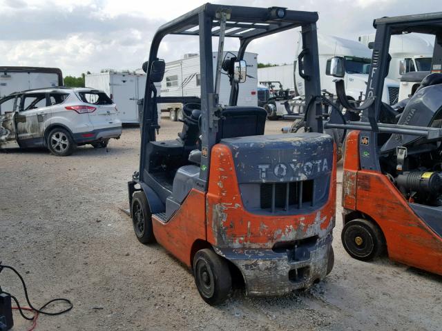 00000000000024769 - 2009 TOYOTA FORKLIFT RED photo 3