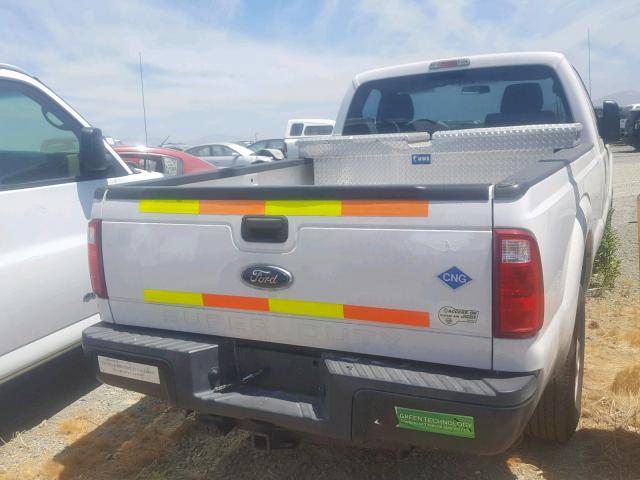 1FTBF2A67DEB82181 - 2013 FORD F250 SUPER WHITE photo 4