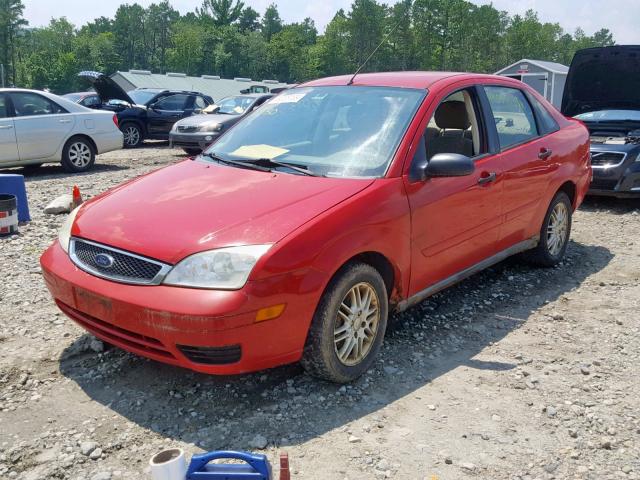 1FAFP34N95W266589 - 2005 FORD FOCUS ZX4 RED photo 2