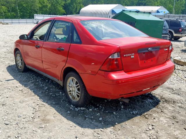 1FAFP34N95W266589 - 2005 FORD FOCUS ZX4 RED photo 3