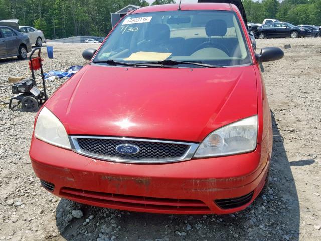 1FAFP34N95W266589 - 2005 FORD FOCUS ZX4 RED photo 9