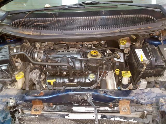 2C4GP44392R711078 - 2002 CHRYSLER TOWN & COU BLUE photo 7